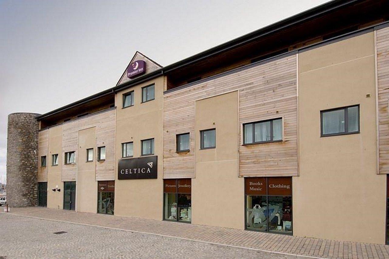 Premier Inn Caernarfon Exterior photo