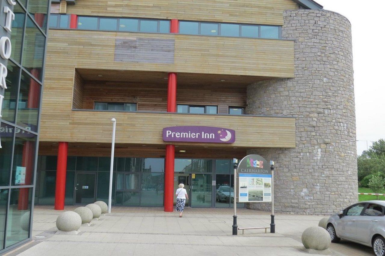 Premier Inn Caernarfon Exterior photo