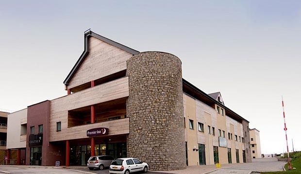 Premier Inn Caernarfon Exterior photo